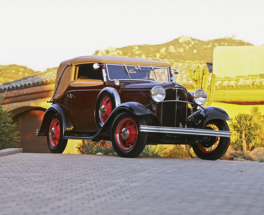  Ford V8 Convertible Victoria by Drauz 1932 года  (фото 1 из 12)